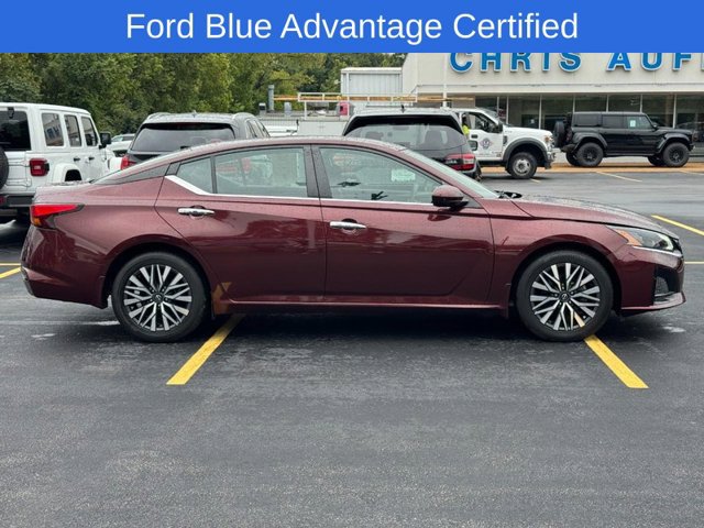 Used 2023 Nissan Altima 2.5 SV FWD image 1