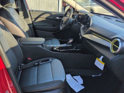 New 2026 Chevrolet Trax LT w/ Driver Confidence Package image 27