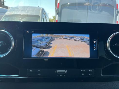 Used 2025 Mercedes-Benz Sprinter 2500 image 28