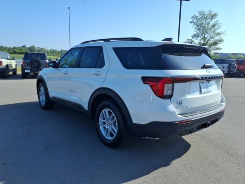 New 2026 Ford Explorer Active RWD image 5
