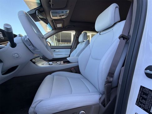 New 2026 Genesis GV70 2.5T Advanced image 13