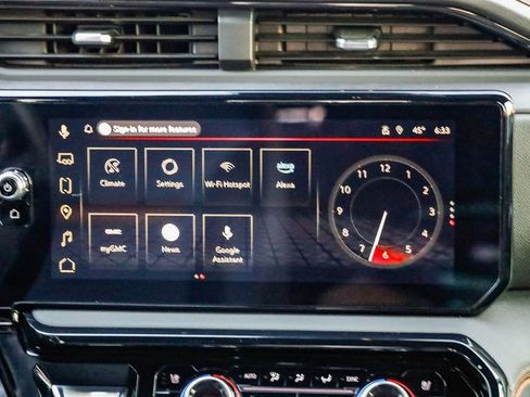 Used 2025 GMC Sierra 2500 AT4 image 17