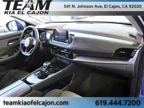 Used 2022 Nissan Rogue SV image 10