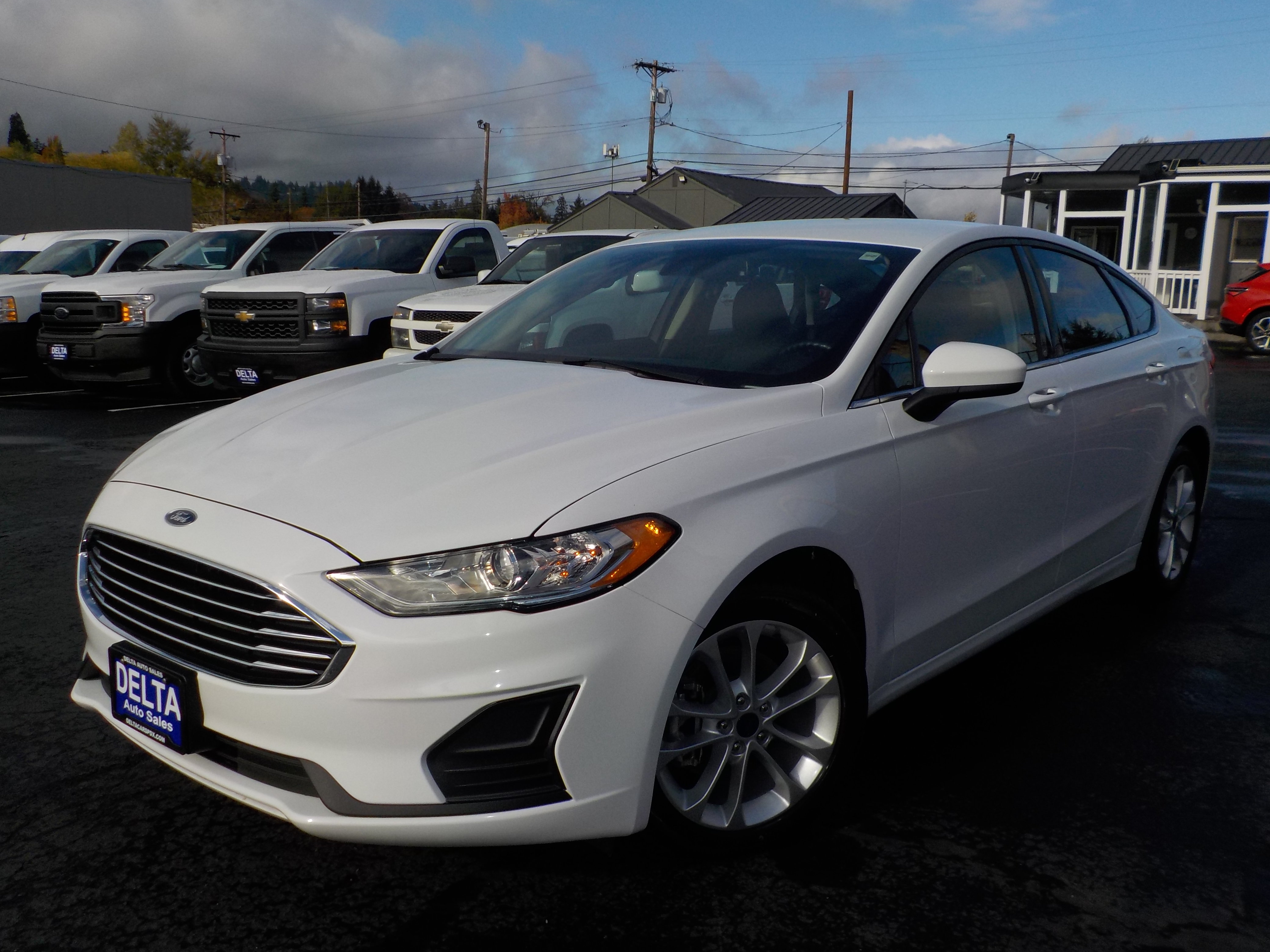 Used 2020 Ford Fusion SE FWD image 3