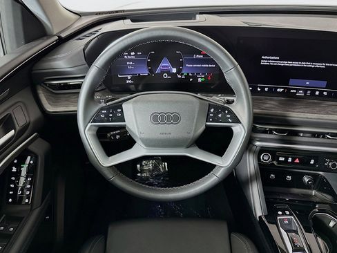 Used 2025 Audi Q5 Premium Plus w/ Premium Plus AWD/4WD image 5