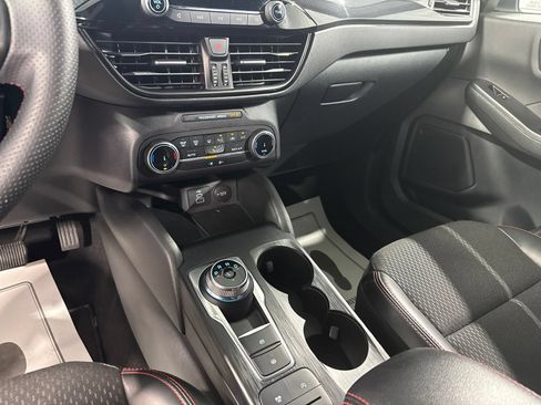 Used 2025 Ford Escape ST-Line AWD/4WD image 31