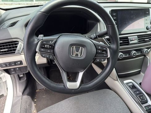 Used 2022 Honda Accord Touring image 16