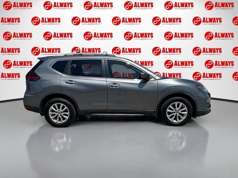 Used 2020 Nissan Rogue SV FWD image 4