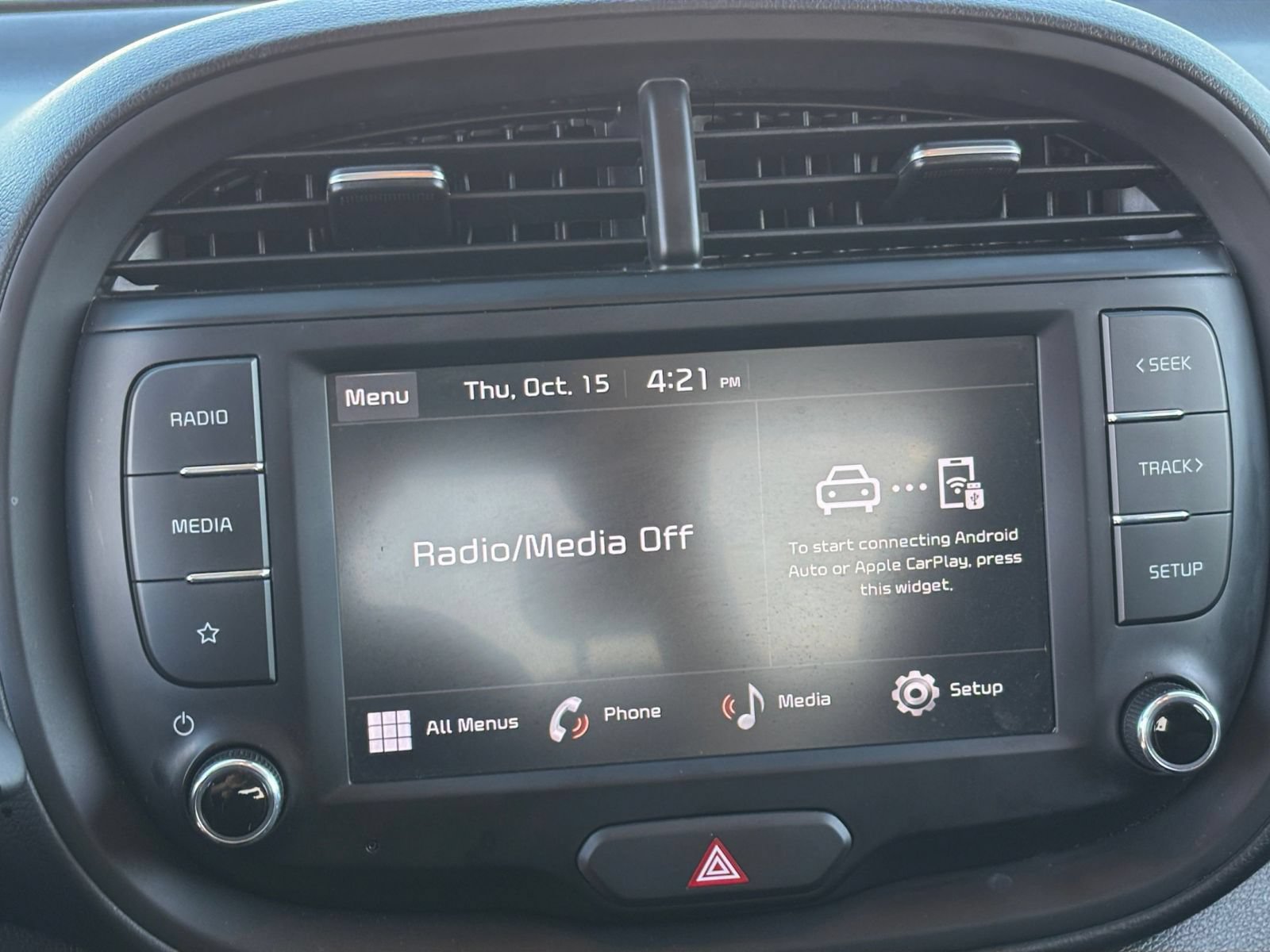 Used 2025 Kia Soul LX w/ LX Technology Package FWD image 19