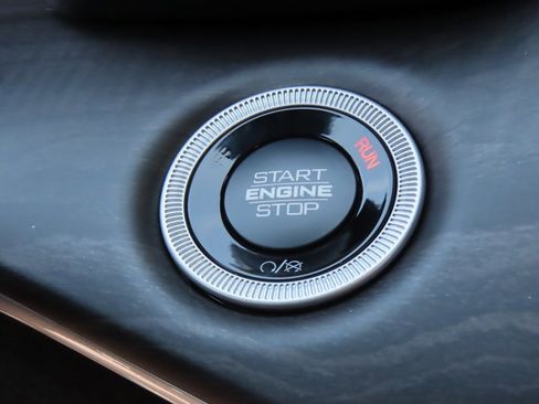 New 2025 Jeep Grand Cherokee Limited w/ Luxury Tech Group II image 13