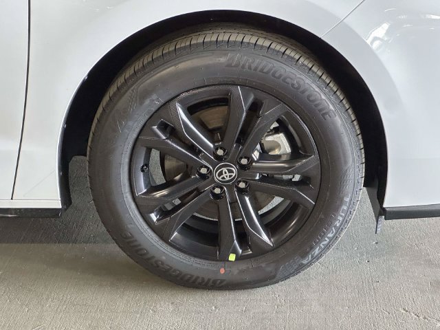 New 2026 Toyota Sienna XSE AWD/4WD image 8