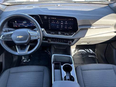 Used 2025 Chevrolet Equinox LT image 34