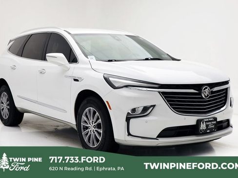 Used 2023 Buick Enclave Essence AWD/4WD image 1