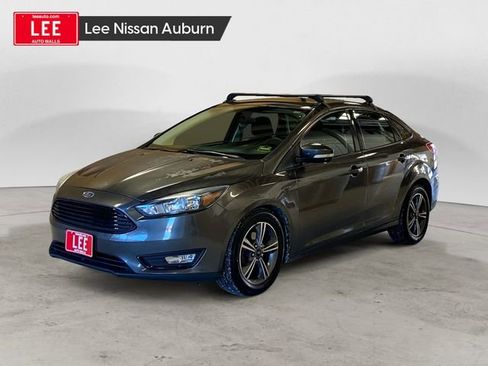 Used 2016 Ford Focus SE image 1