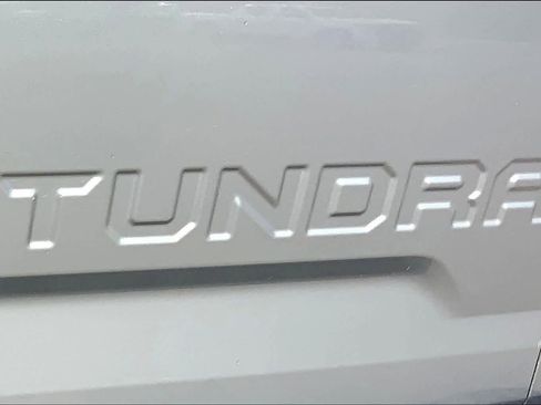 Used 2016 Toyota Tundra SR5 w/ SR5 Upgrade Package image 10