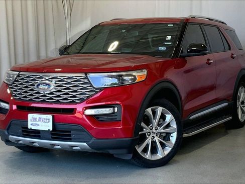 Used 2021 Ford Explorer Platinum w/ Equipment Group 601A AWD/4WD image 2