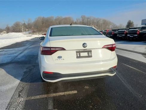 Used 2023 Volkswagen Jetta S image 7
