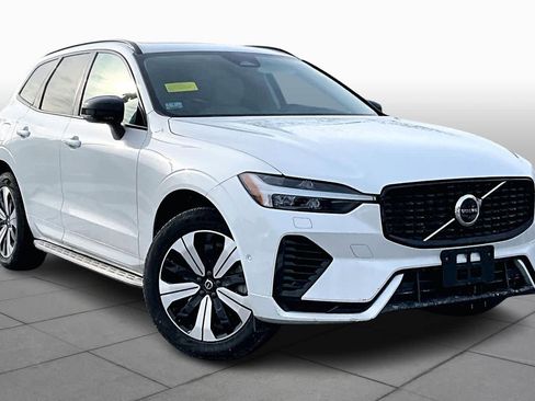 Certified 2023 Volvo XC60 T8 Plus image 2