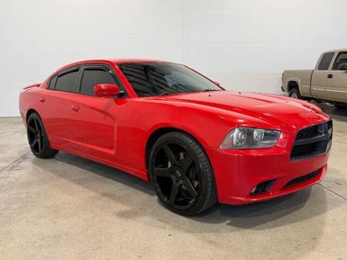 Used 2014 Dodge Charger R/T w/ Blacktop Package RWD image 5