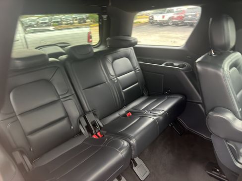 Used 2024 Lincoln Navigator Reserve AWD/4WD image 16