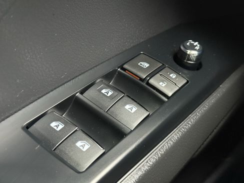 Used 2020 Toyota Camry XSE image 22