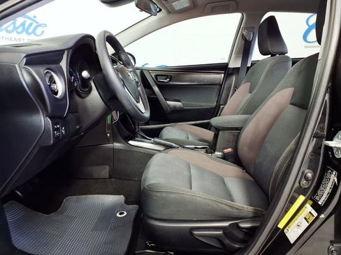 Used 2017 Toyota Corolla LE FWD image 9