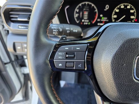 Used 2023 Honda Pilot TrailSport image 23