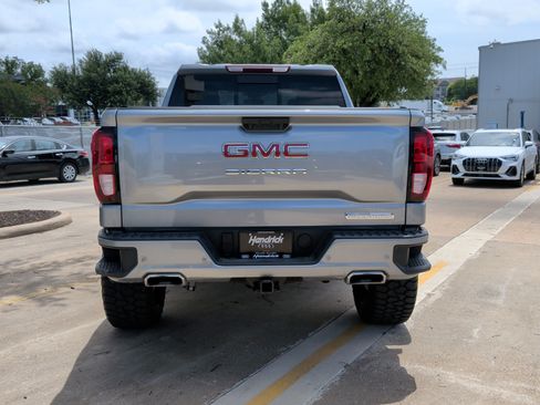 Used 2025 GMC Sierra 1500 Elevation w/ Elevation Premium Package AWD/4WD image 9