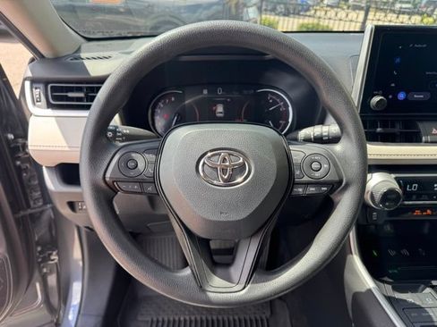 Used 2024 Toyota RAV4 XLE FWD image 29