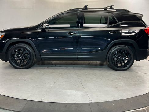 Used 2019 GMC Terrain SLT w/ Preferred Package AWD/4WD image 2