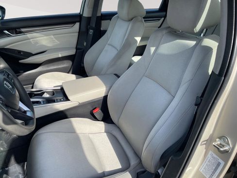 Used 2019 Honda Accord LX image 10