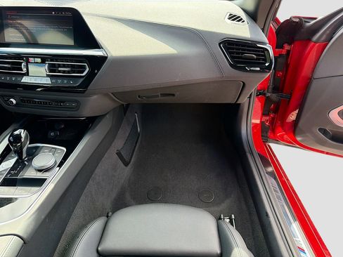 Certified 2025 BMW Z4 sDrive30i image 19
