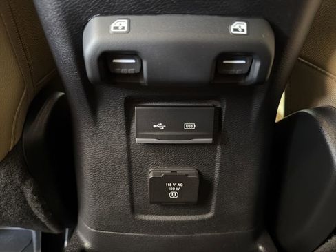 Used 2019 Jeep Wrangler Unlimited Sahara AWD/4WD image 37