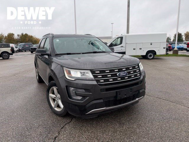 Used 2017 Ford Explorer XLT w/ Equipment Group 202A AWD/4WD image 2
