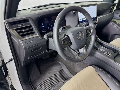 Certified 2025 Lexus GX 550 AWD/4WD image 9