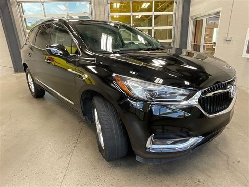 Used 2021 Buick Enclave Essence image 7