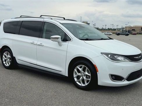 Used 2020 Chrysler Pacifica Limited w/ Advanced Safetytec Group image 2