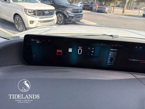 New 2026 Ford Expedition Platinum image 17