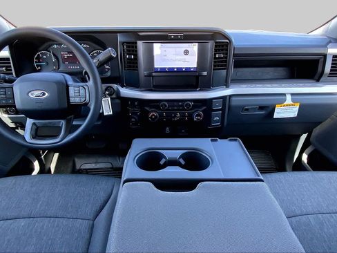 New 2026 Ford F250 XL w/ FX4 Off-Road Package AWD/4WD image 5