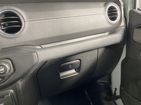 Used 2023 Jeep Wrangler Sahara image 33