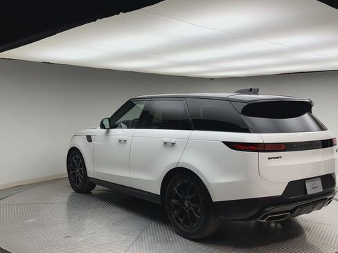 Used 2023 Land Rover Range Rover Sport SE image 4