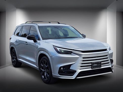 Certified 2025 Lexus TX 500h AWD image 4