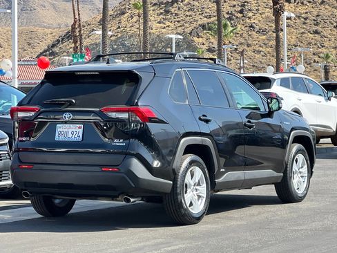 Used 2020 Toyota RAV4 XLE w/ All Weather Liner Package AWD/4WD image 3