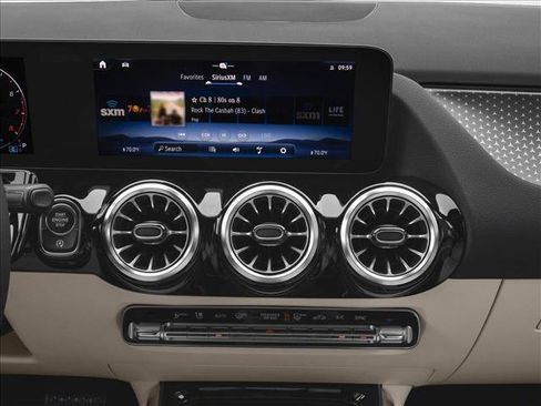 New 2026 Mercedes-Benz GLA 250 4MATIC image 7