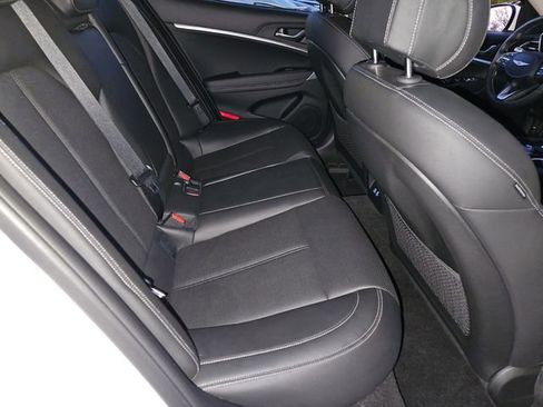 Used 2025 Genesis G70 2.5T image 18