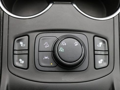 Used 2024 GMC Terrain SLT image 23