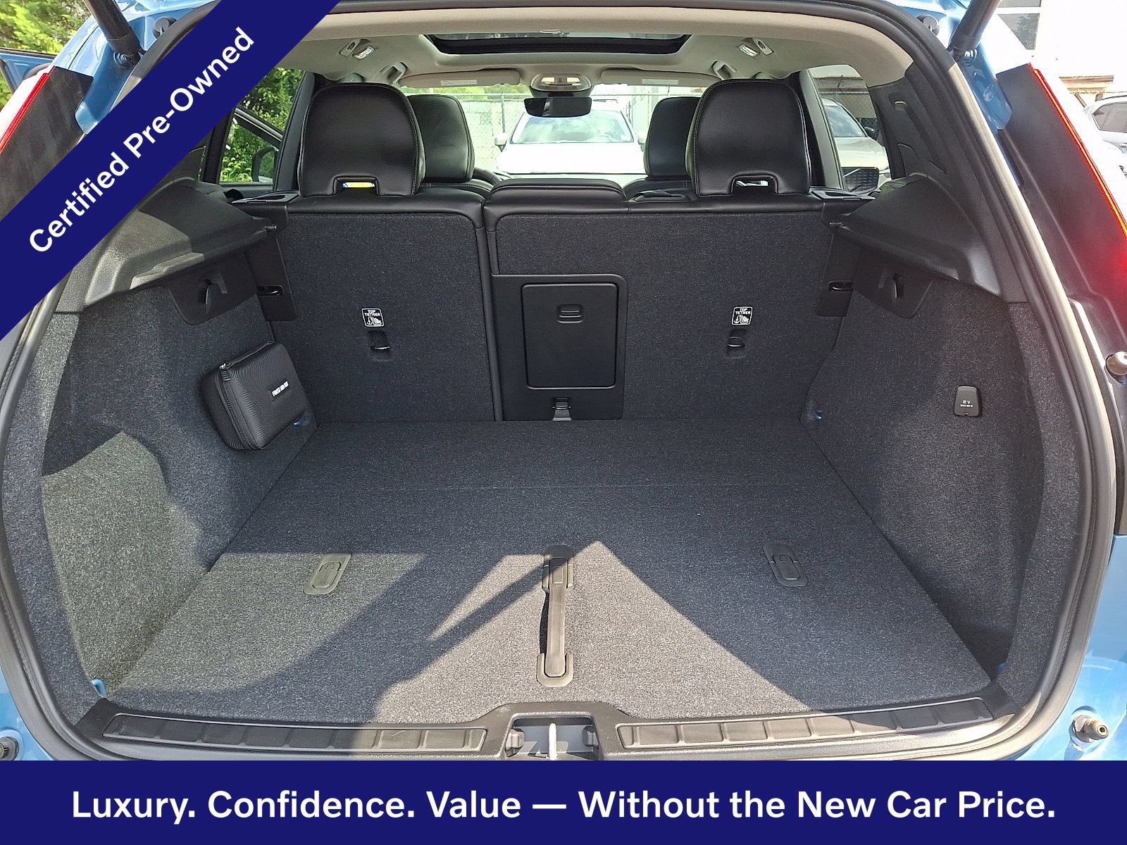 Certified 2023 Volvo XC40 B5 Plus w/ Driver Assist Package AWD/4WD image 29