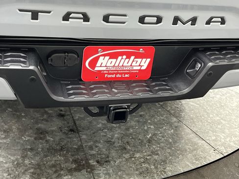 Used 2019 Toyota Tacoma TRD Off-Road image 31