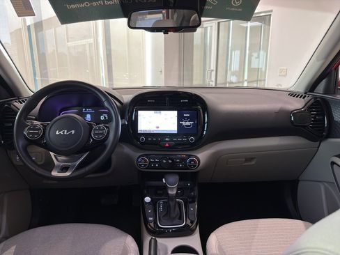 Certified 2024 Kia Soul EX image 16
