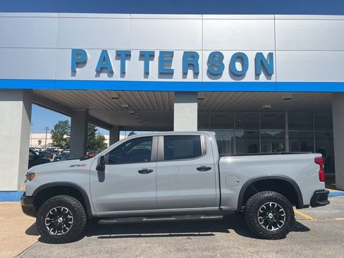 Used 2025 Chevrolet Silverado 1500 ZR2 w/ Technology Package AWD/4WD image 2